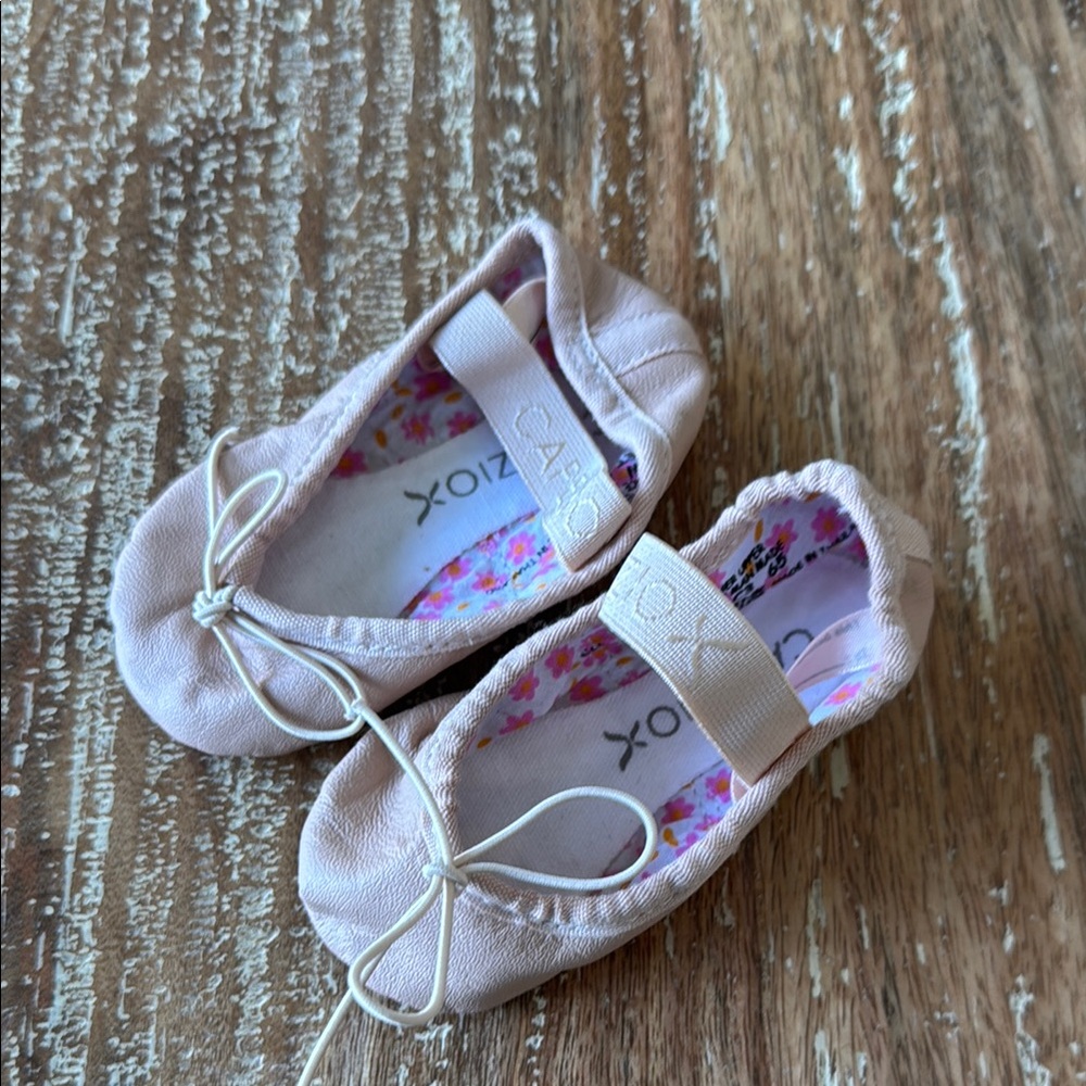 Chic Pink Slippers with Bow Detail